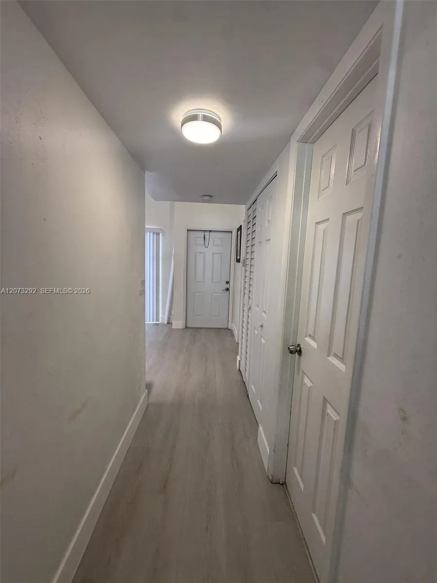 1925 SW 81st Ter Davie, FL 33324