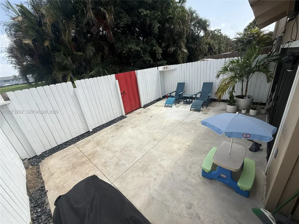 1925 SW 81st Ter Davie, FL 33324