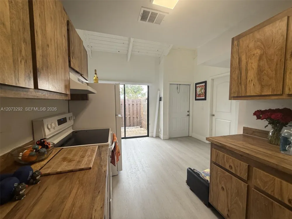 1925 SW 81st Ter Davie, FL 33324