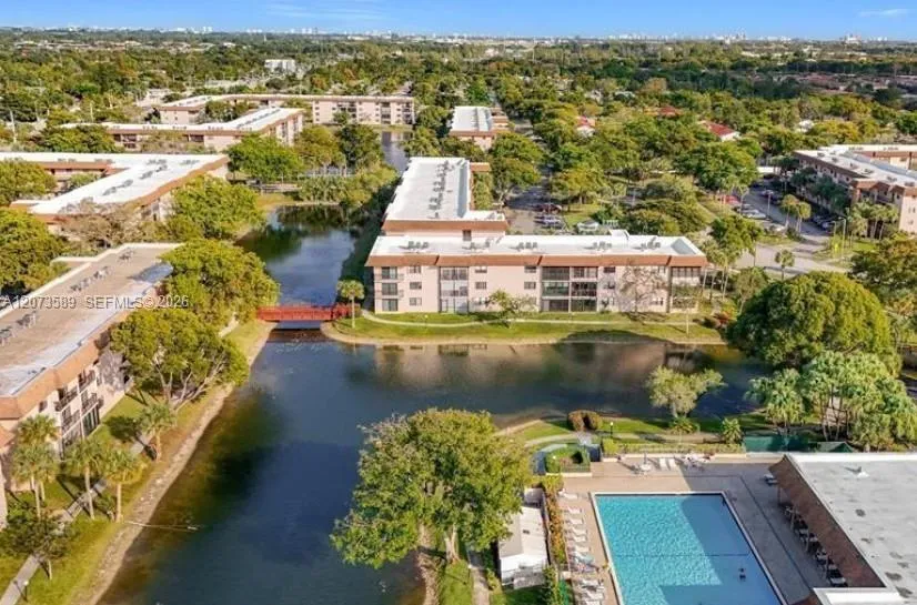6095 Sabal Palm Blvd #103 Tamarac, FL 33319