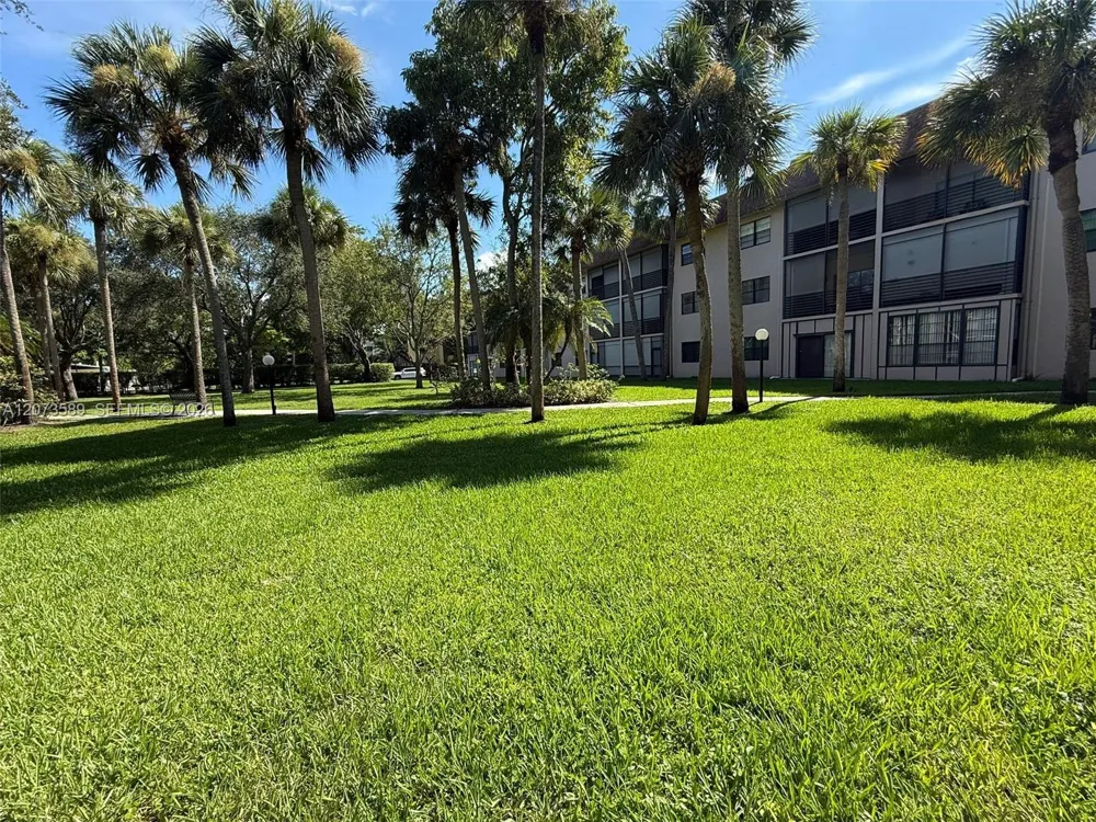6095 Sabal Palm Blvd #103 Tamarac, FL 33319