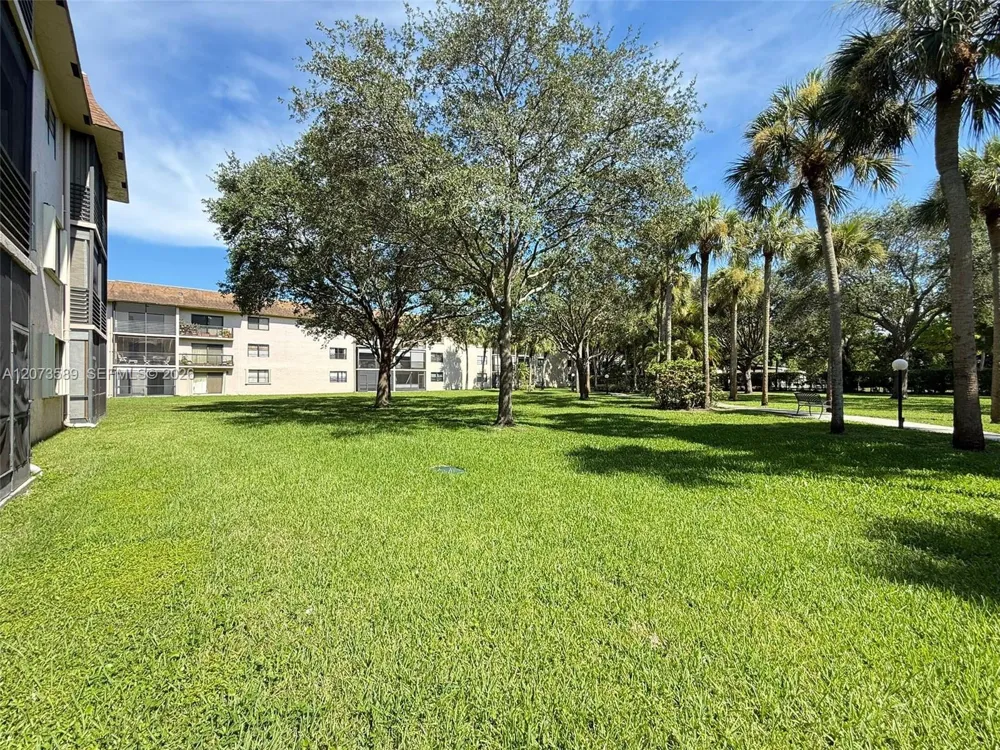 6095 Sabal Palm Blvd #103 Tamarac, FL 33319