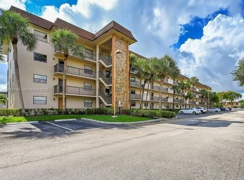 6095 Sabal Palm Blvd #103 Tamarac, FL 33319