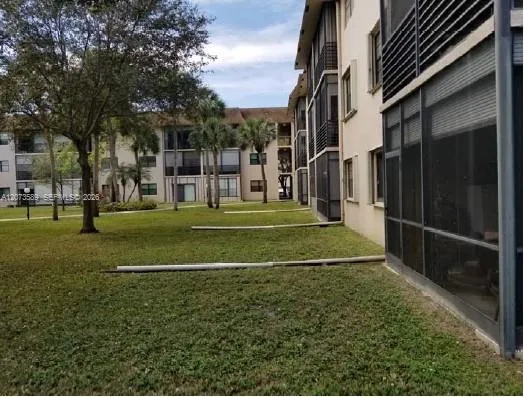 6095 Sabal Palm Blvd #103 Tamarac, FL 33319
