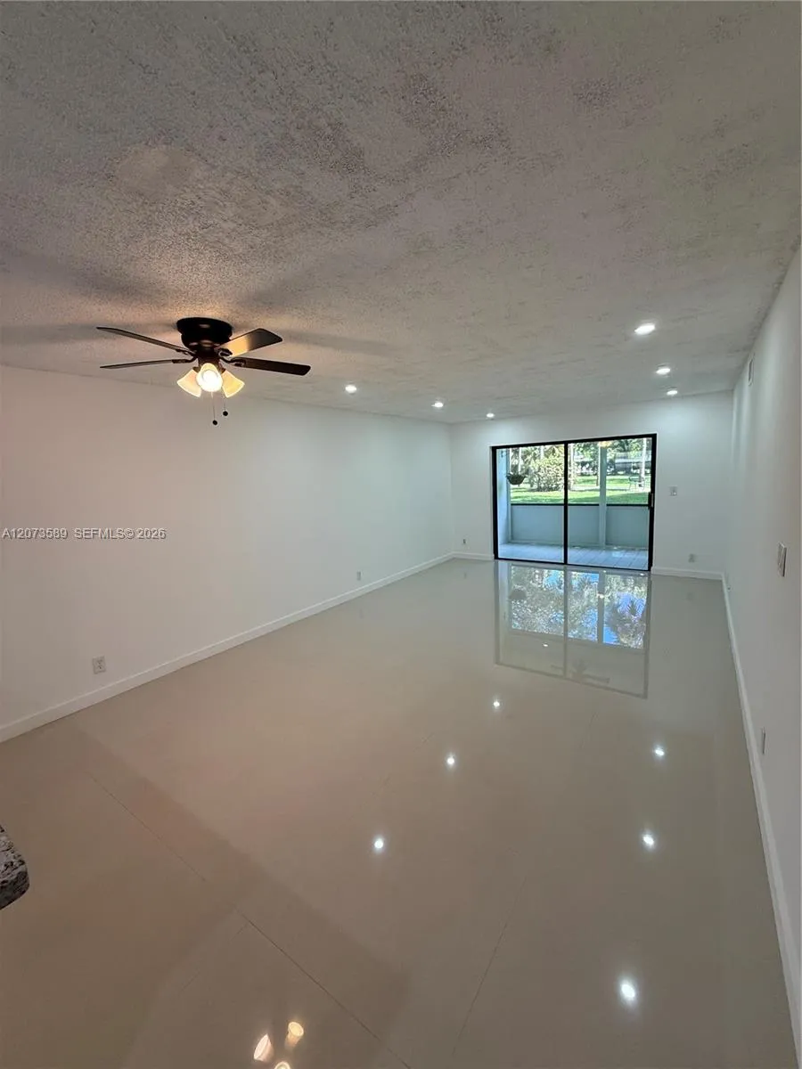 6095 Sabal Palm Blvd #103 Tamarac, FL 33319