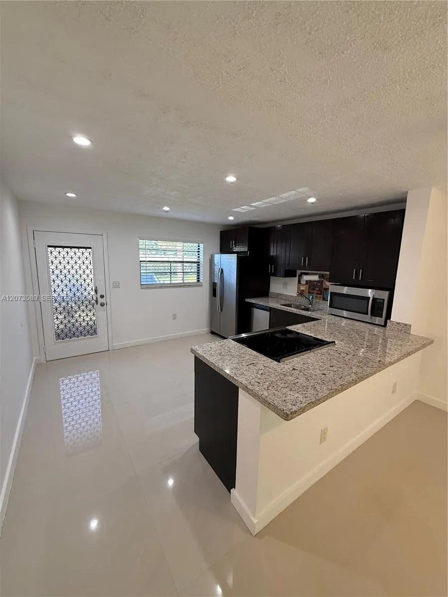 6095 Sabal Palm Blvd #103 Tamarac, FL 33319