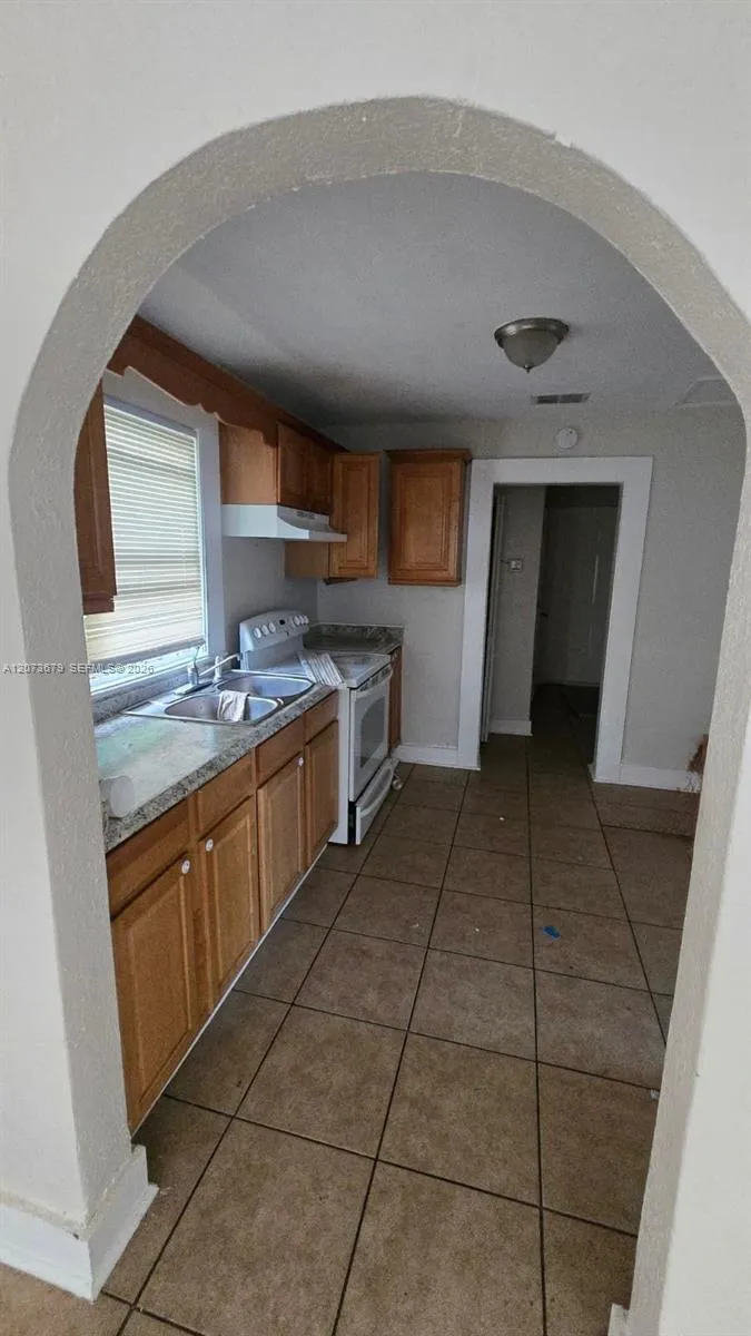 1971 Ella #A Jacksonville, FL 32209