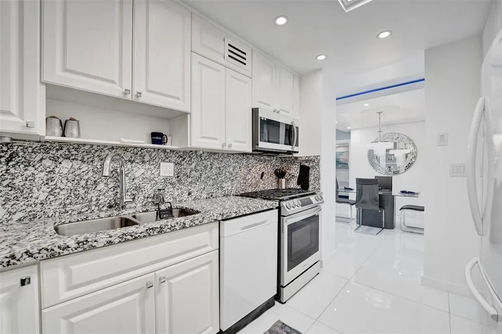 2030 S OCEAN DRIVE #510 Hallandale Beach, FL 33009