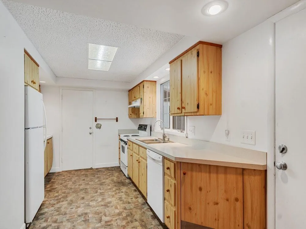 7204 PASO ROBLES BOULEVARD Fort Pierce, FL 34951