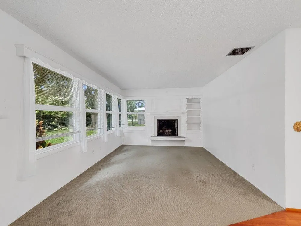7204 PASO ROBLES BOULEVARD Fort Pierce, FL 34951