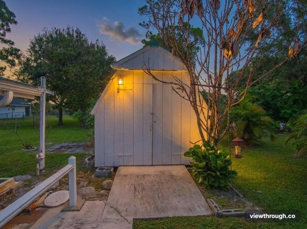 7204 PASO ROBLES BOULEVARD Fort Pierce, FL 34951