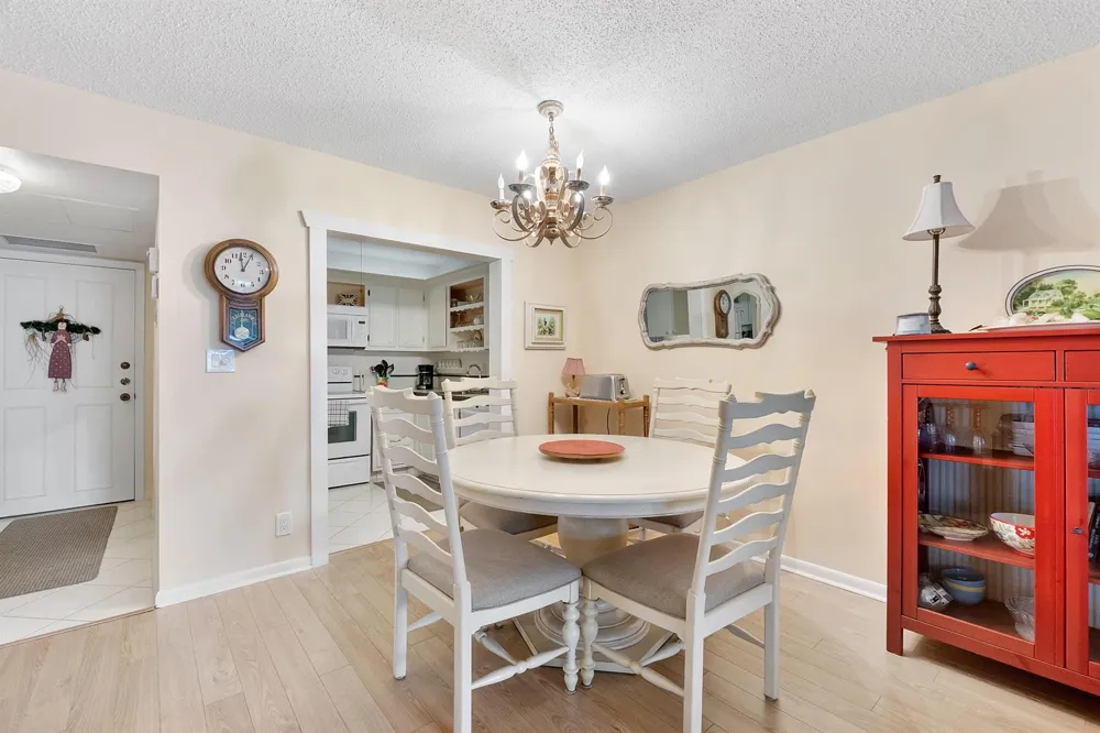 5661 SW 2nd Court #201 Margate, FL 33068