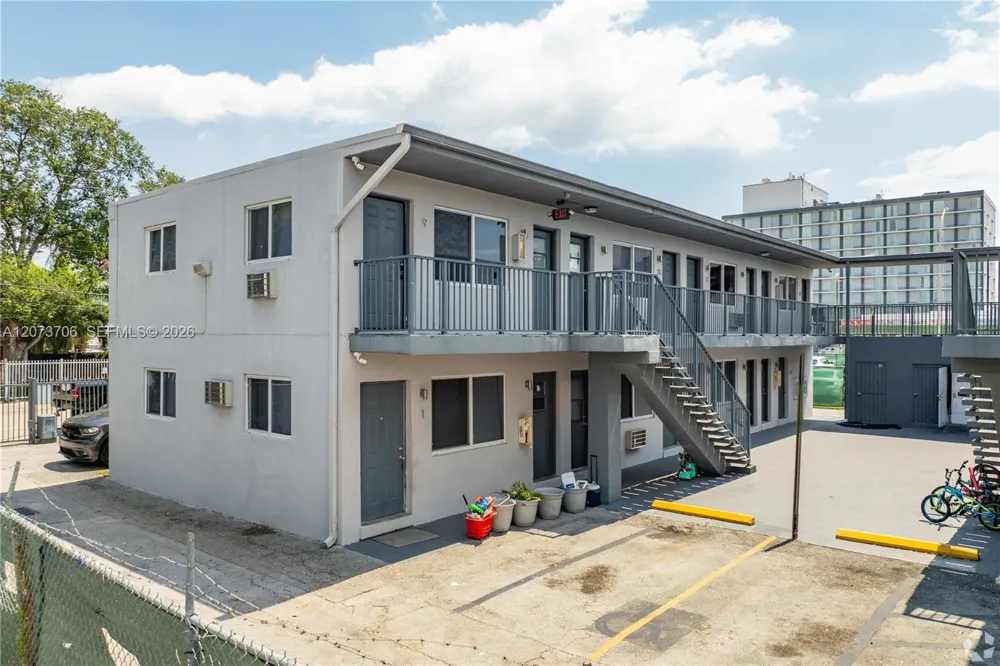 734 NW 80th St #2 Miami, FL 33150