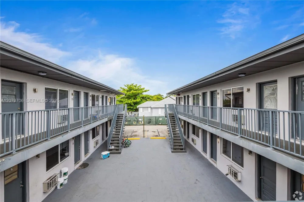 734 NW 80th St #2 Miami, FL 33150