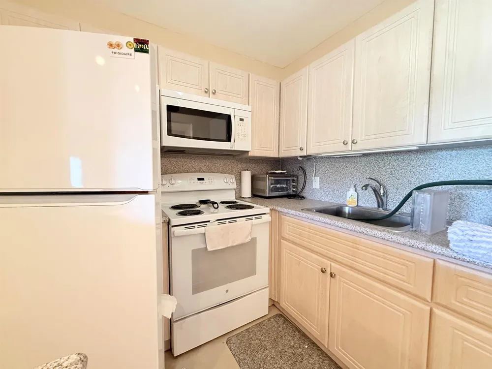 22 Markham A Deerfield Beach, FL 33442