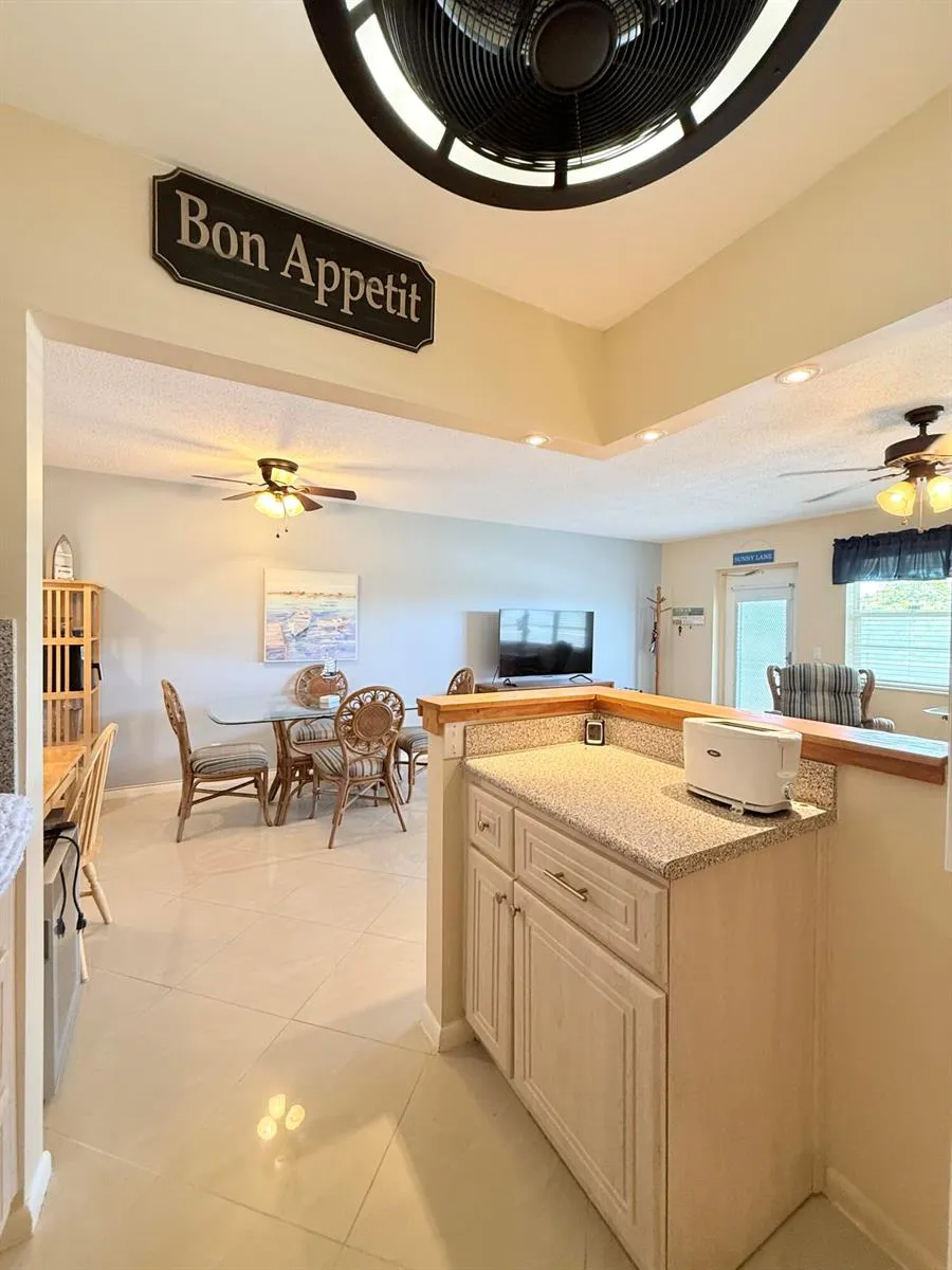 22 Markham A Deerfield Beach, FL 33442