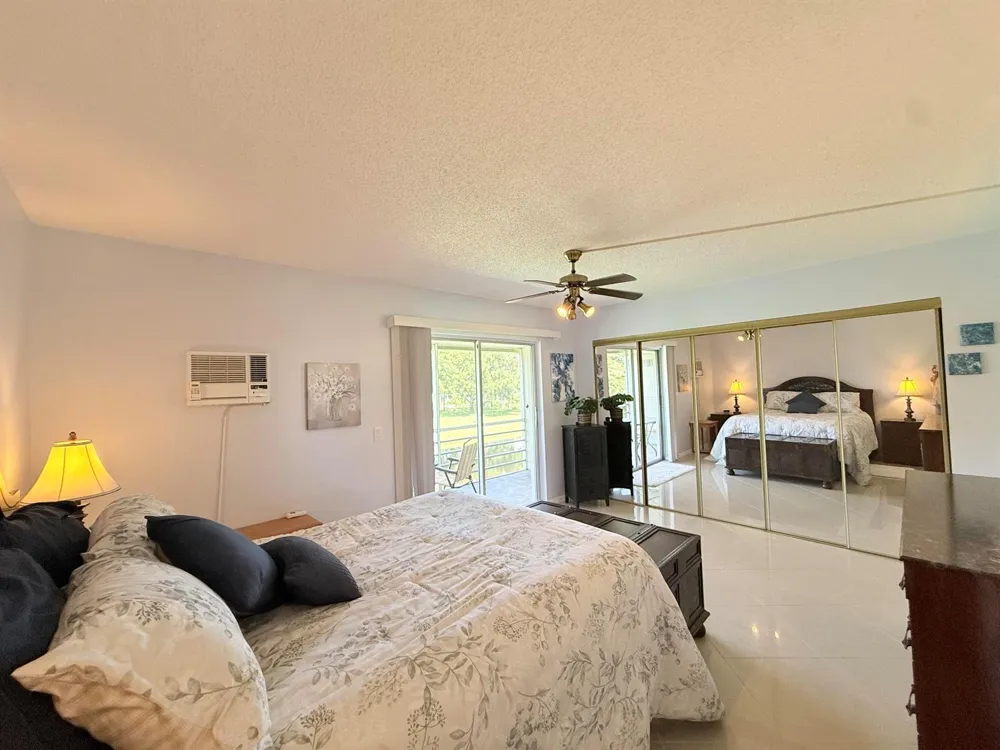 22 Markham A Deerfield Beach, FL 33442