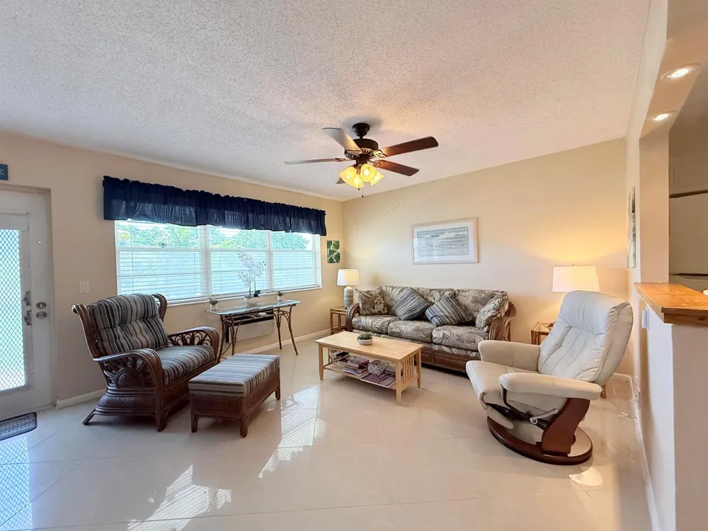 22 Markham A Deerfield Beach, FL 33442