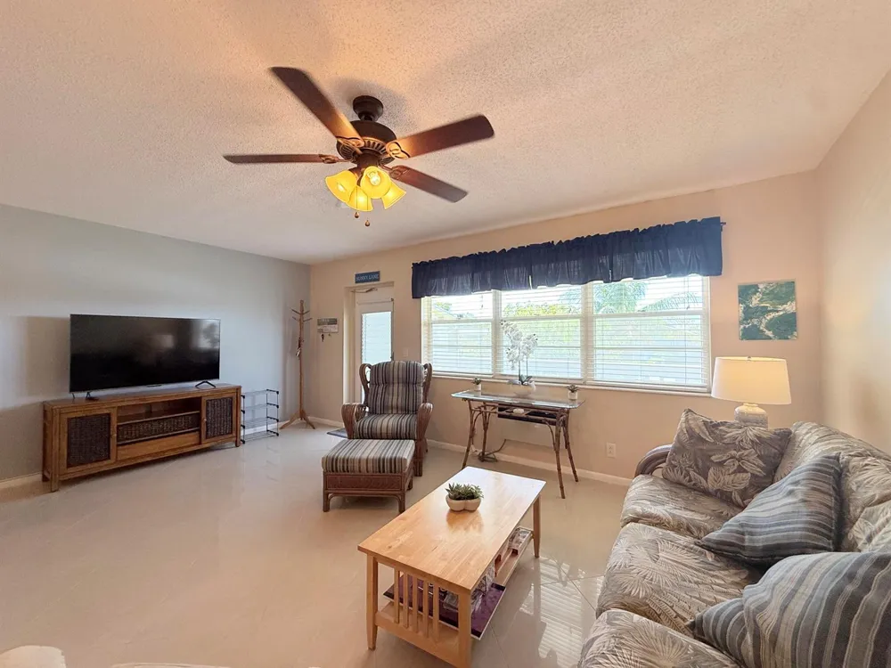 22 Markham A Deerfield Beach, FL 33442