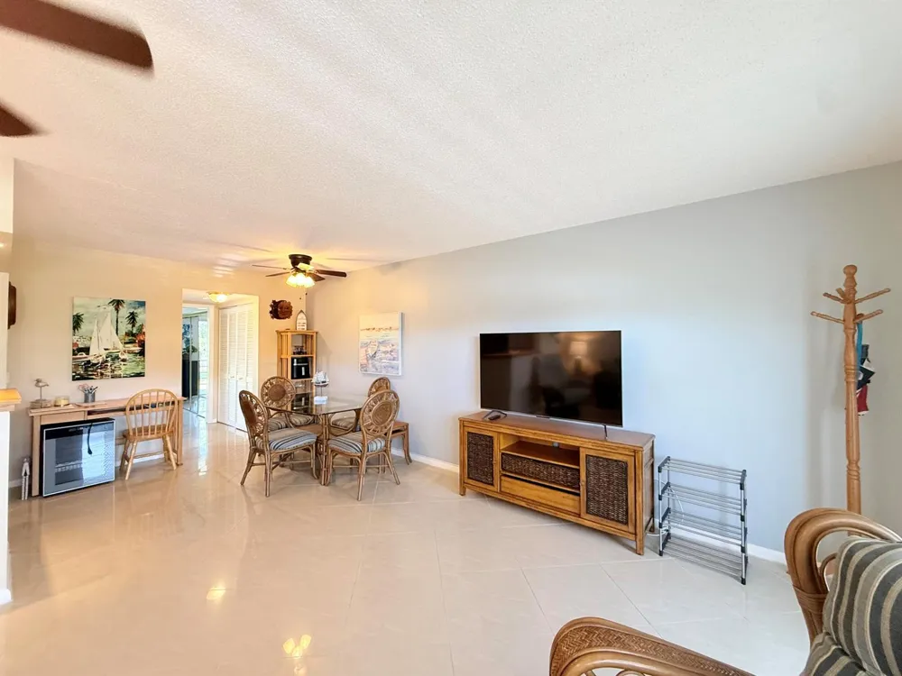 22 Markham A Deerfield Beach, FL 33442