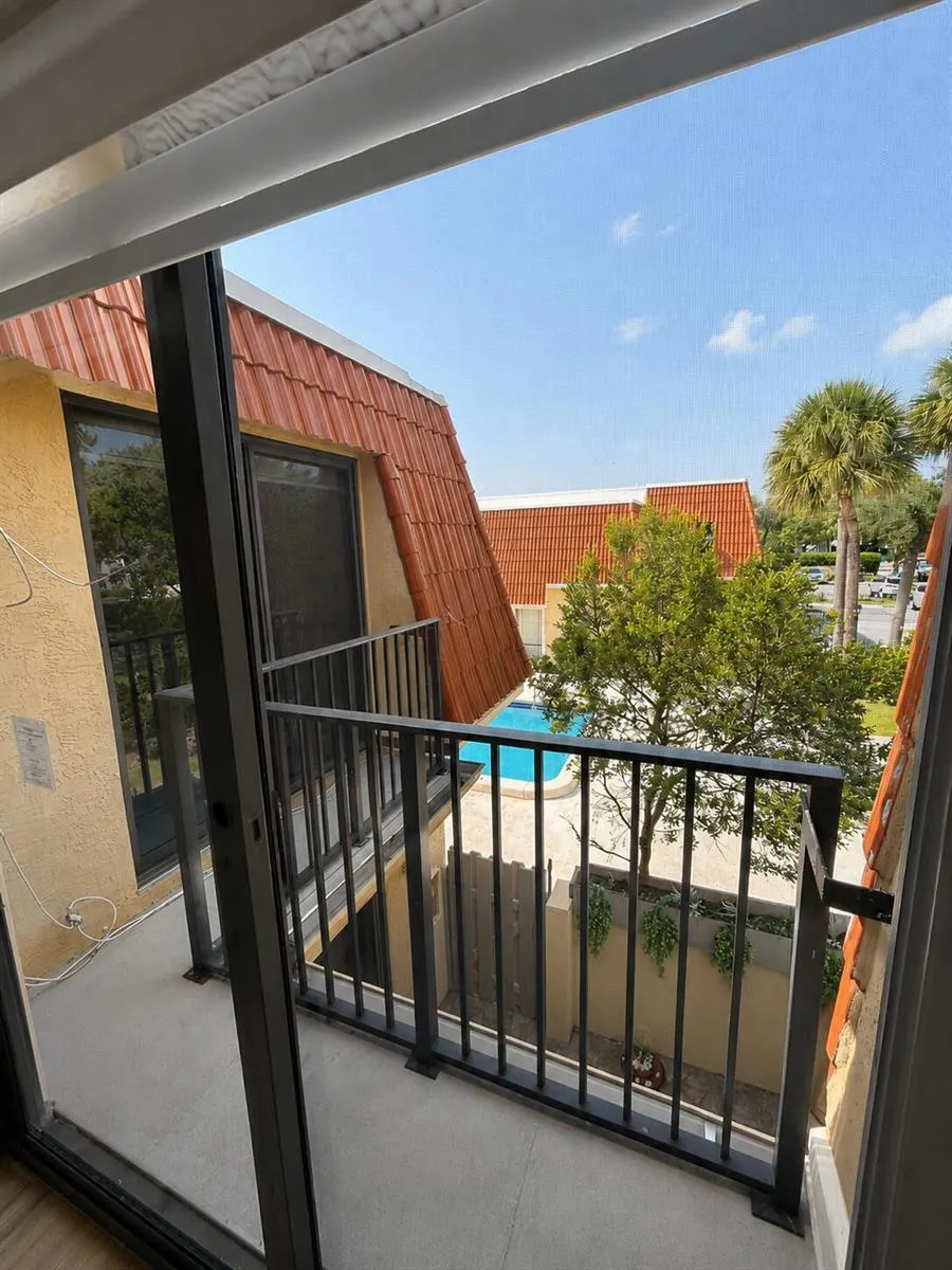 4226 NW 114TH TERRACE #26 Coral Springs, FL 33065