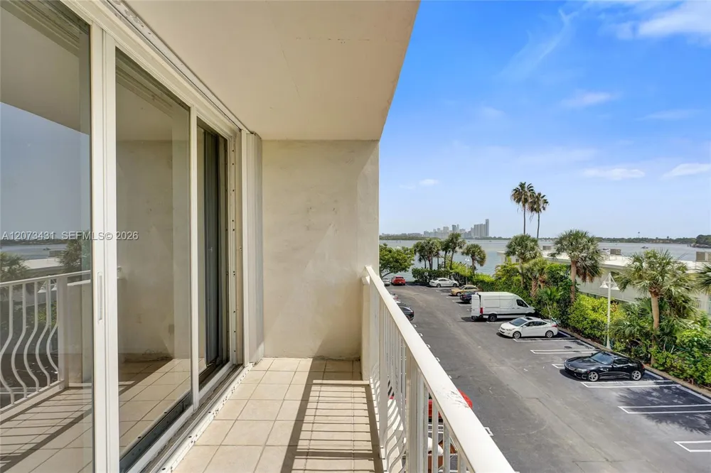 10350 W Bay Harbor Dr #3G Bay Harbor Islands, FL 33154