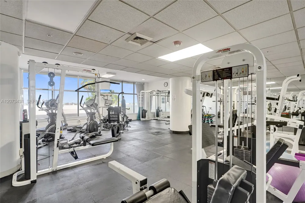 10350 W Bay Harbor Dr #3G Bay Harbor Islands, FL 33154