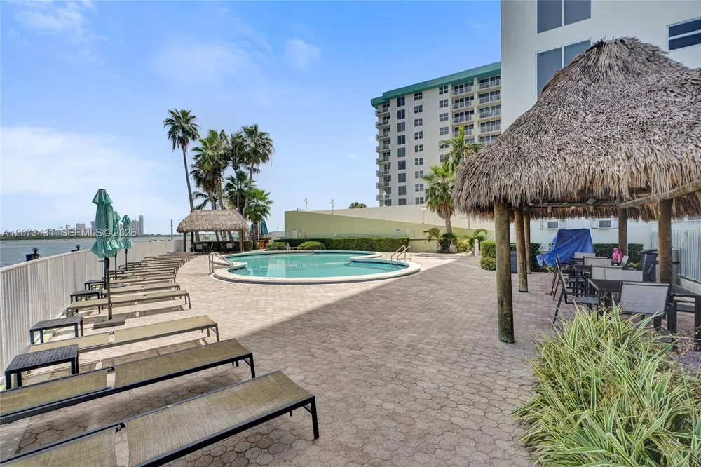 10350 W Bay Harbor Dr #3G Bay Harbor Islands, FL 33154