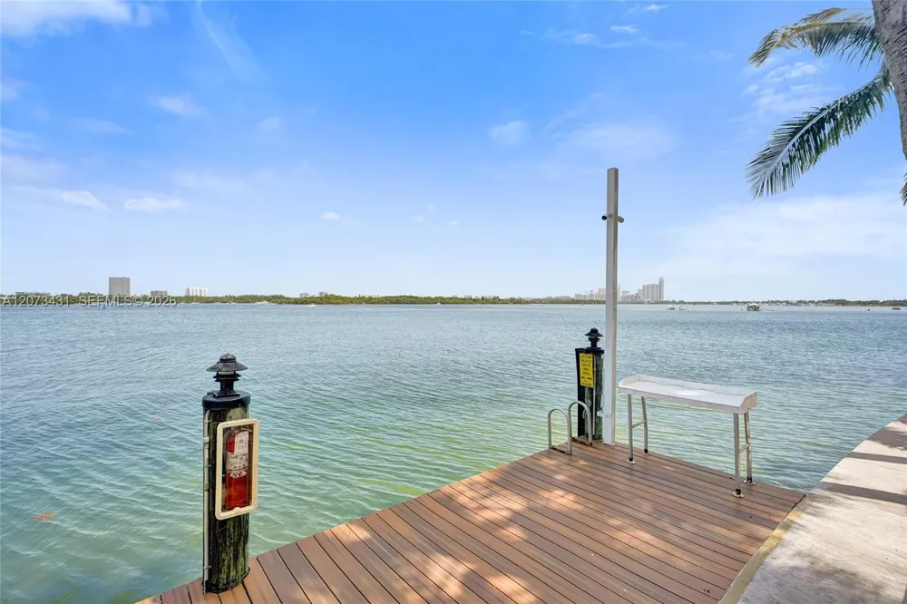 10350 W Bay Harbor Dr #3G Bay Harbor Islands, FL 33154