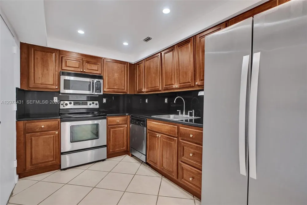 10350 W Bay Harbor Dr #3G Bay Harbor Islands, FL 33154