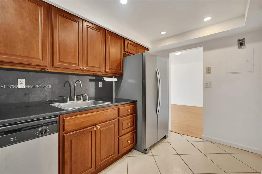 10350 W Bay Harbor Dr #3G Bay Harbor Islands, FL 33154