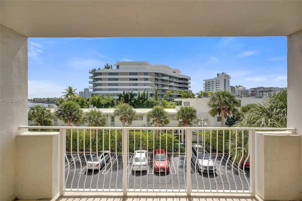 10350 W Bay Harbor Dr #3G Bay Harbor Islands, FL 33154
