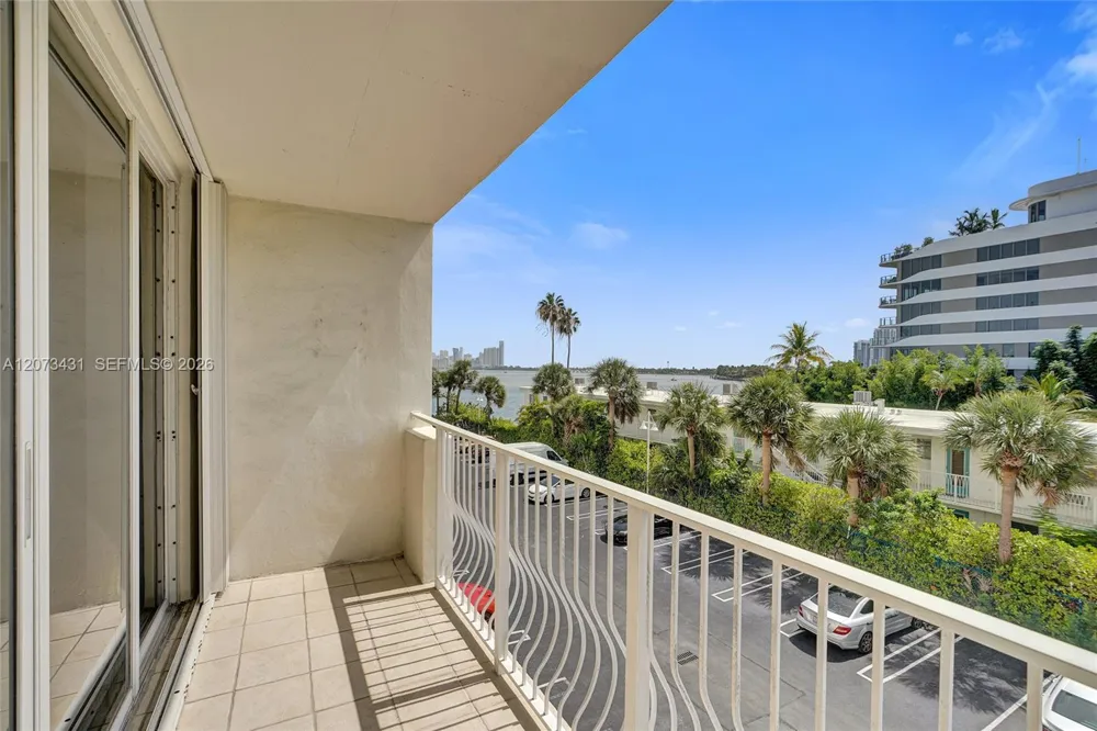 10350 W Bay Harbor Dr #3G Bay Harbor Islands, FL 33154