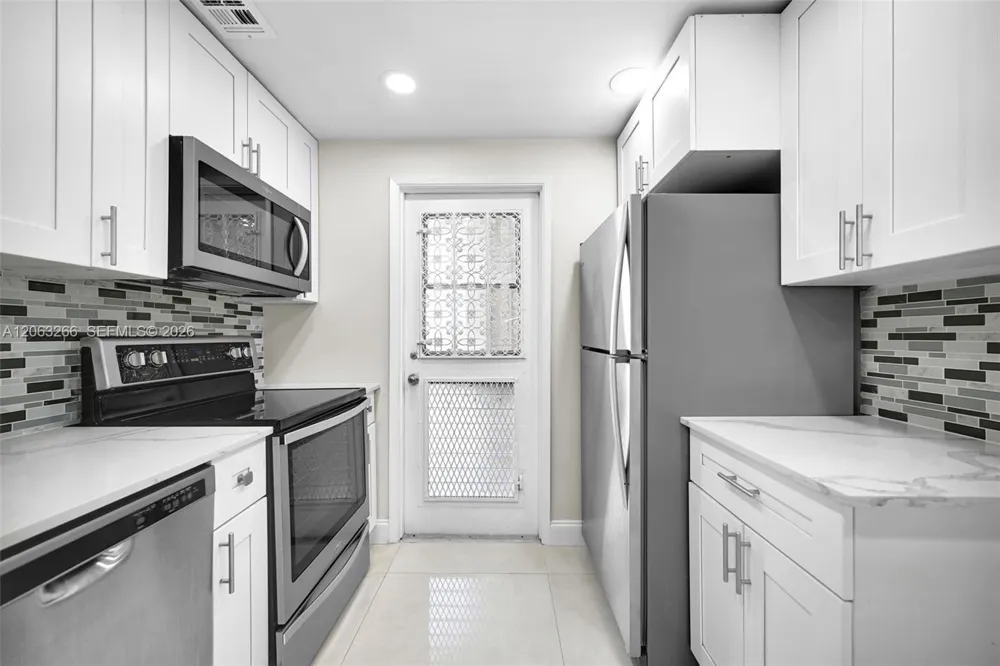 3200 Palm Aire Dr #610 Pompano Beach, FL 33069