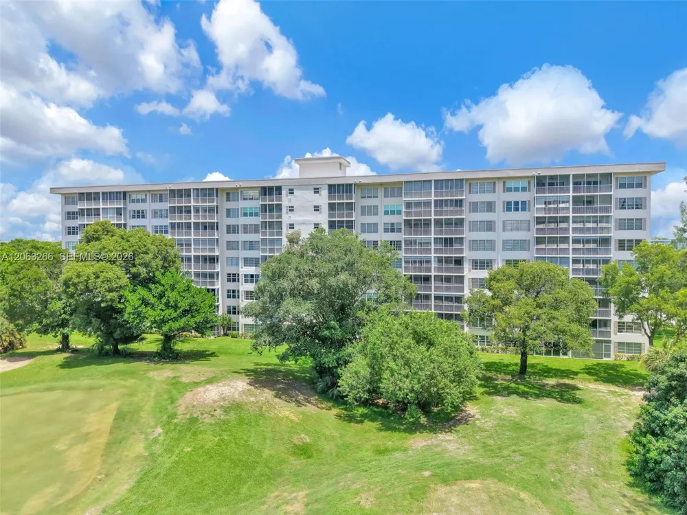 3200 Palm Aire Dr #610 Pompano Beach, FL 33069
