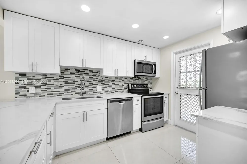 3200 Palm Aire Dr #610 Pompano Beach, FL 33069