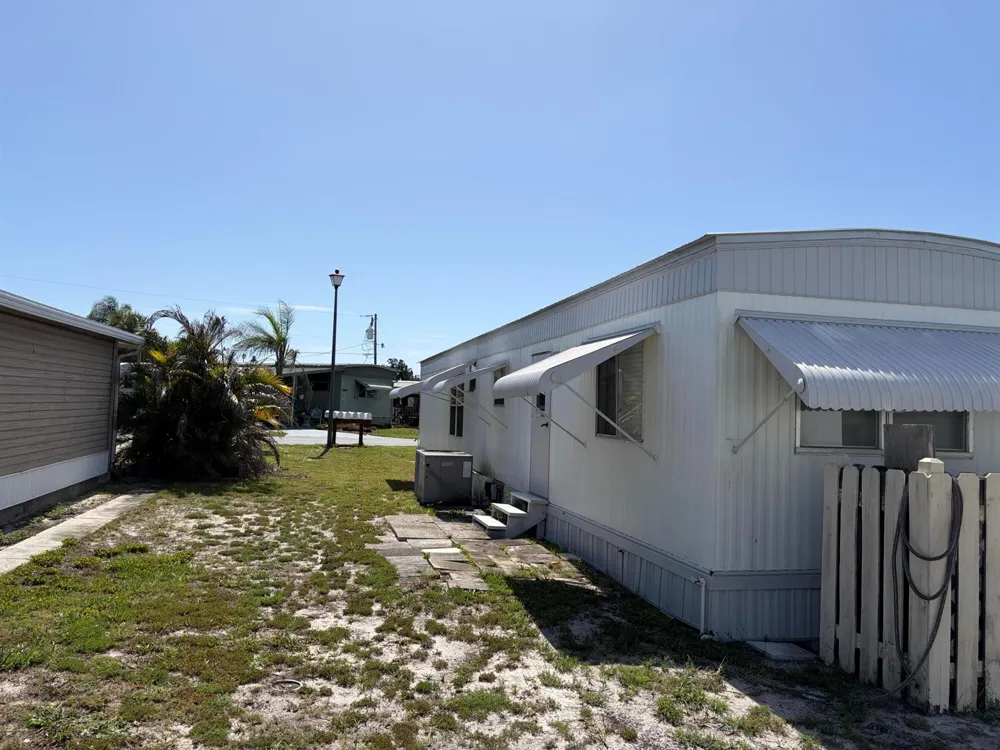 11055 SE Federal Highway #19 Hobe Sound, FL 33455