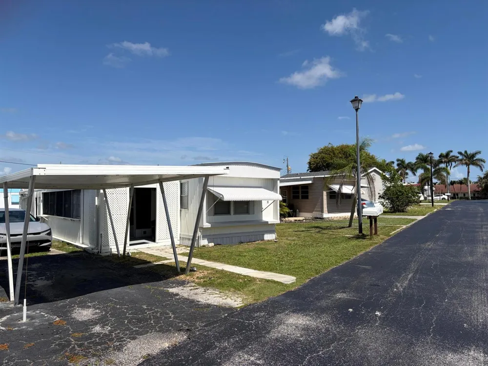 11055 SE Federal Highway #19 Hobe Sound, FL 33455