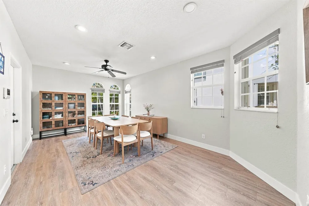 9747 Darlington Place Cooper City, FL 33328