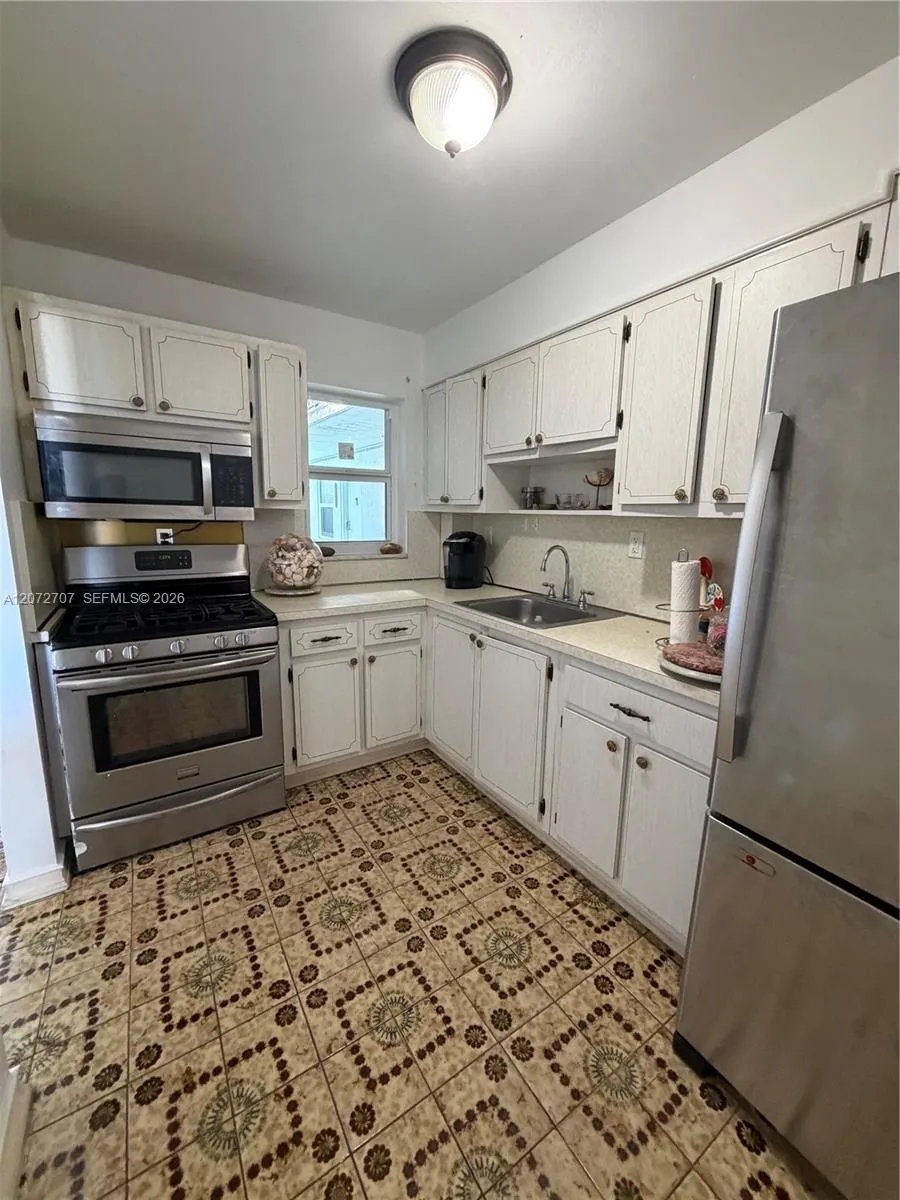 720 Collins Ave #502 Miami Beach, FL 33139
