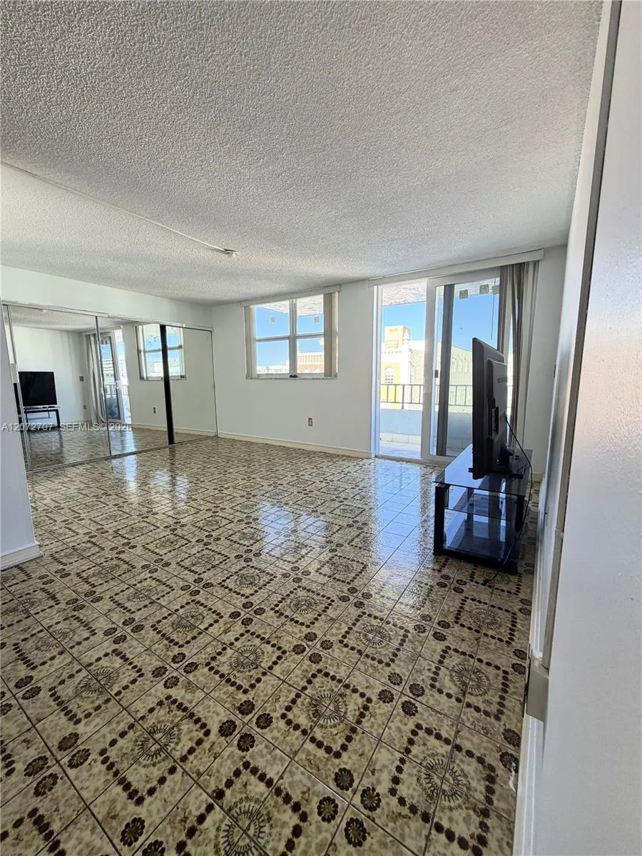 720 Collins Ave #502 Miami Beach, FL 33139