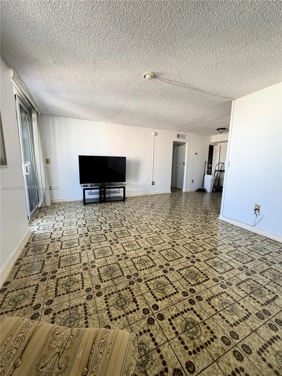 720 Collins Ave #502 Miami Beach, FL 33139