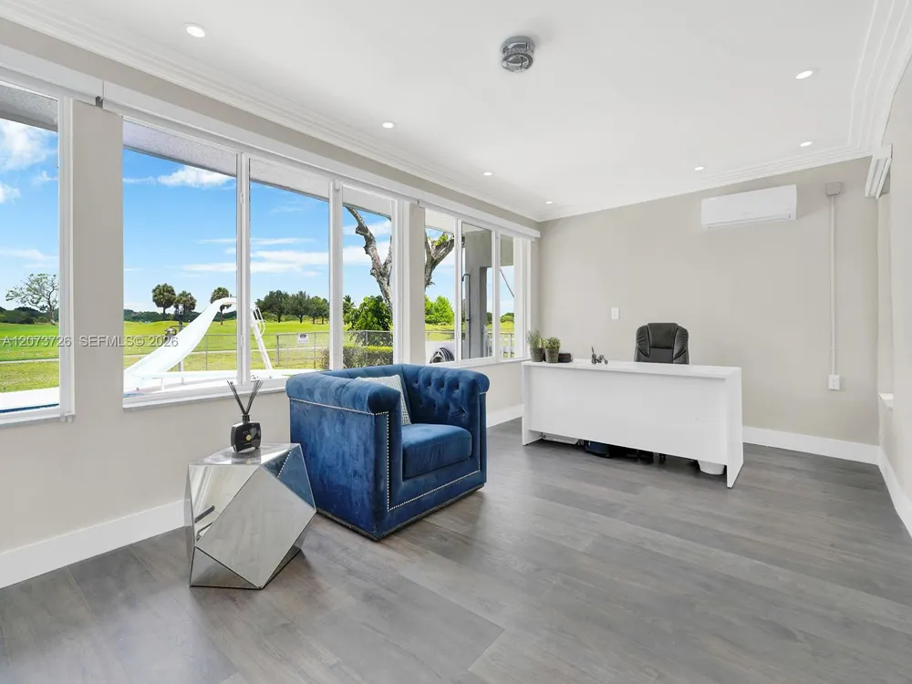 621 E Tropical Way Plantation, FL 33317