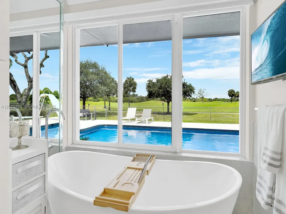 621 E Tropical Way Plantation, FL 33317