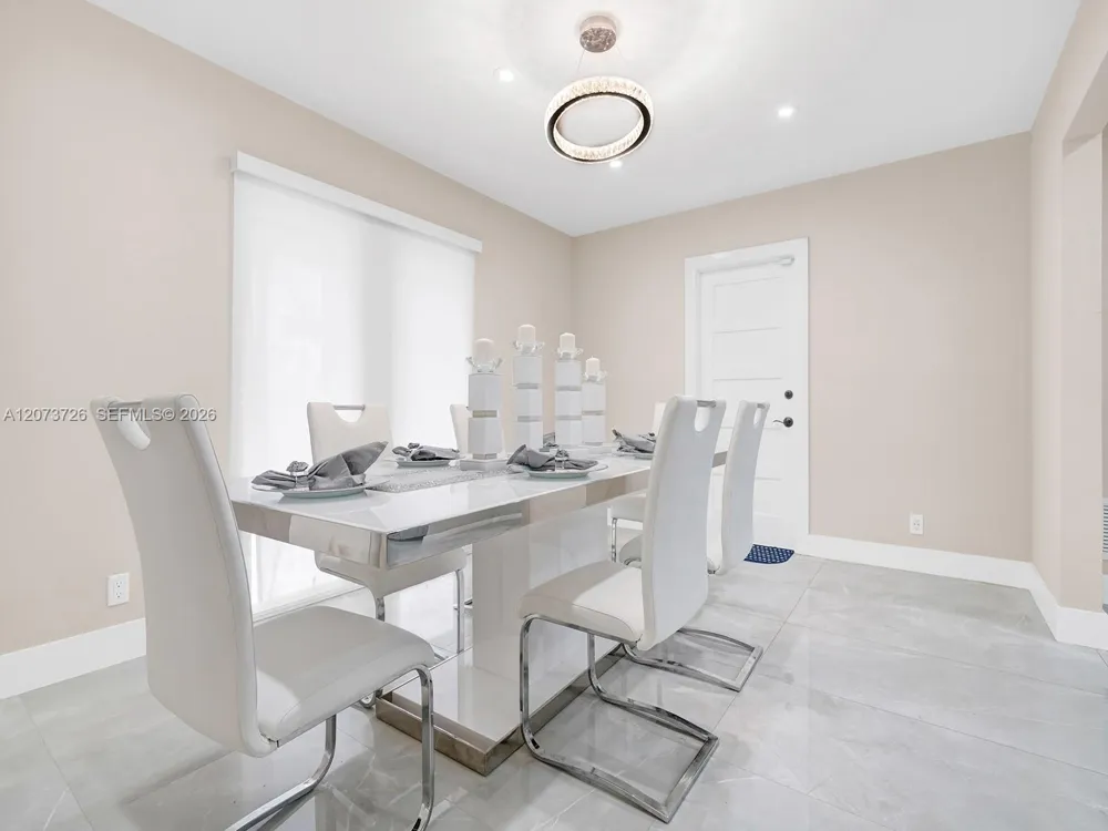 621 E Tropical Way Plantation, FL 33317