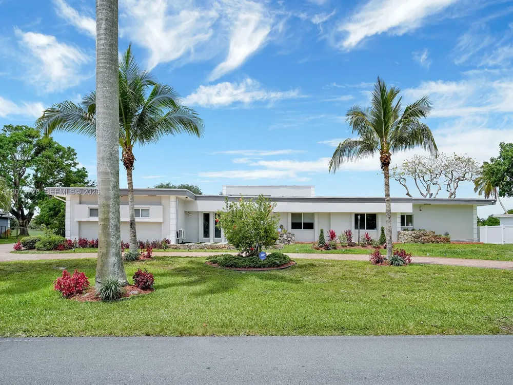 621 E Tropical Way Plantation, FL 33317