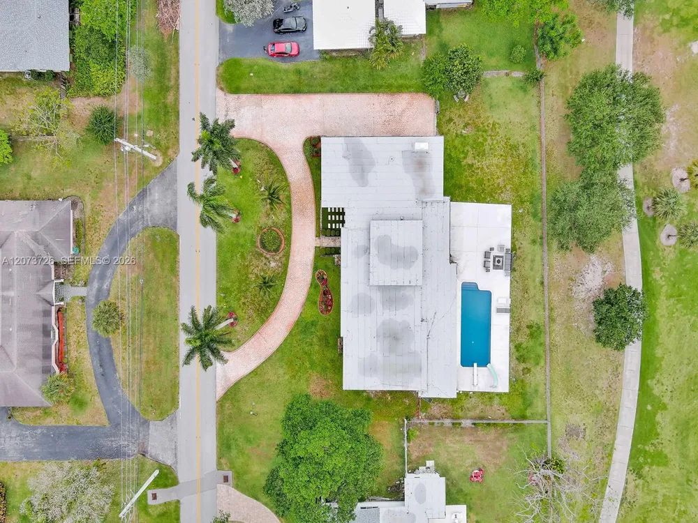 621 E Tropical Way Plantation, FL 33317