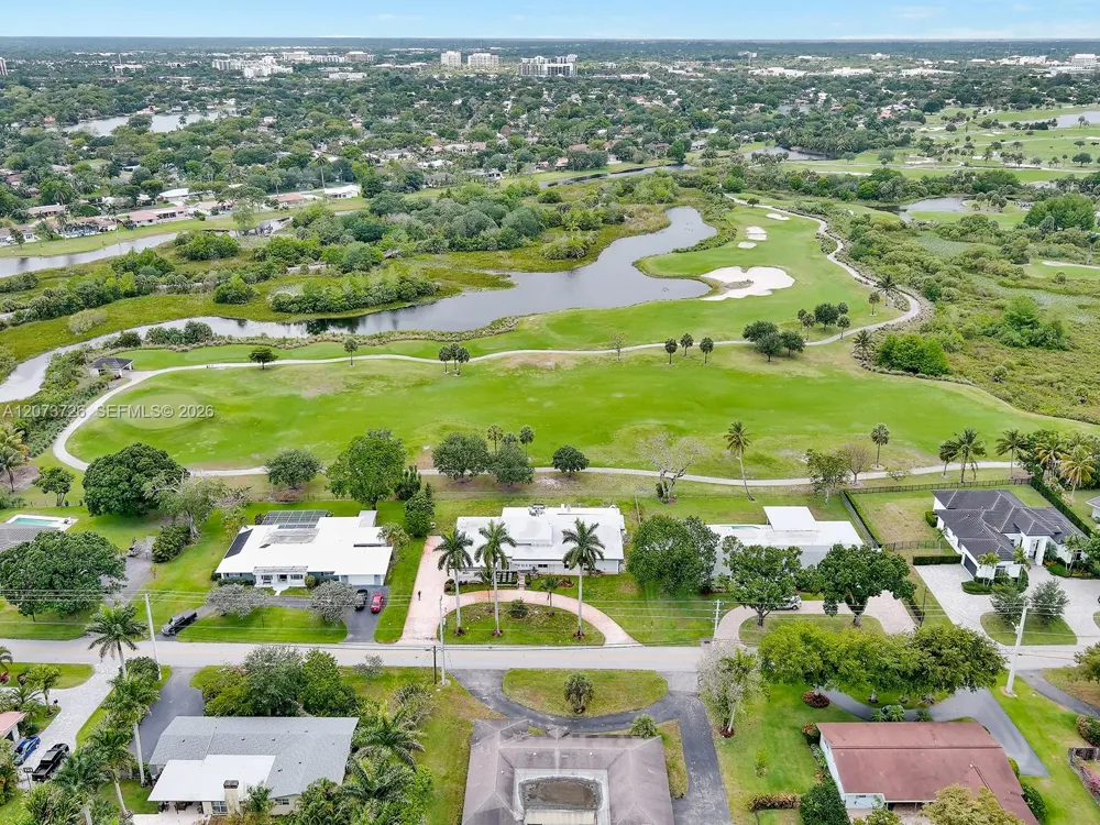 621 E Tropical Way Plantation, FL 33317