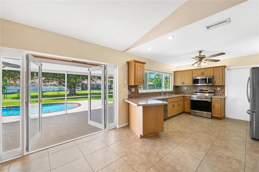 10370 NW 20th Ct Sunrise, FL 33322