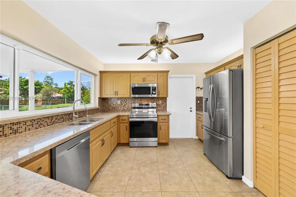 10370 NW 20th Ct Sunrise, FL 33322
